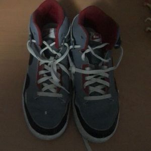 Nike shoes pre owned